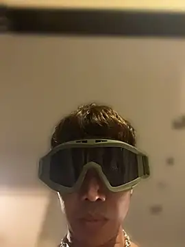 Show modela pophiboy na web-kameri