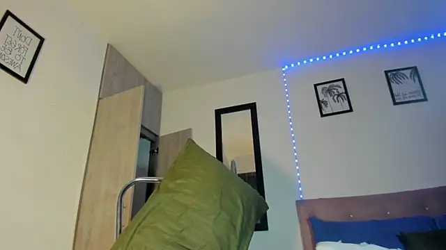 Webkamerová show exotis_tiahara777