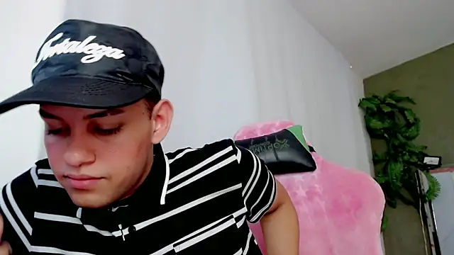 Chat XXX ao vivo de Top_and_bottom