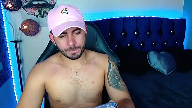 โชว์เว็บแคมของ adamhairy