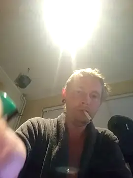 piercingpik's Live XXX Chat