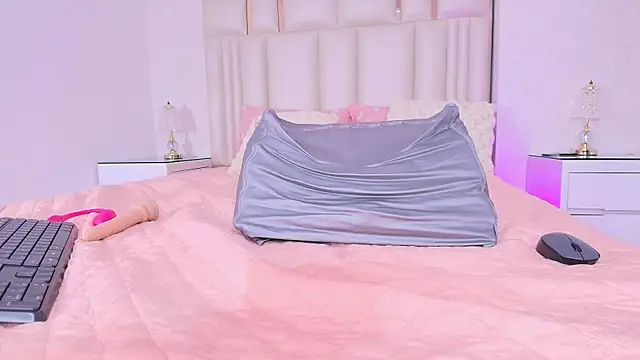 alanarose18 Adlı Modelin Canlı XXX Sohbeti