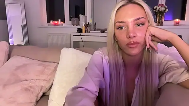 Naughtyblondex – webcam-show