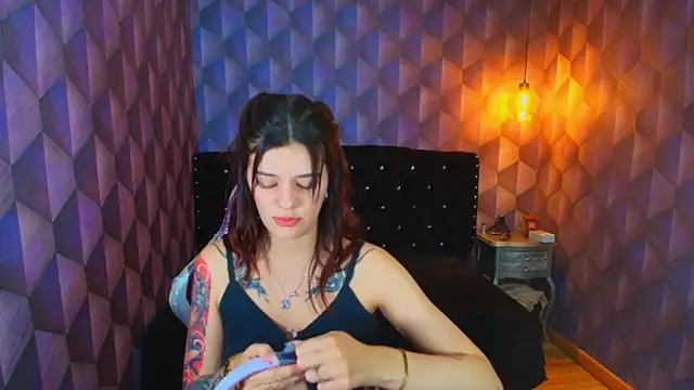 Chat XXX en directo de LiaHarryis