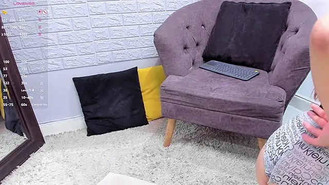 _LaraMom_ – Live XXX-chat