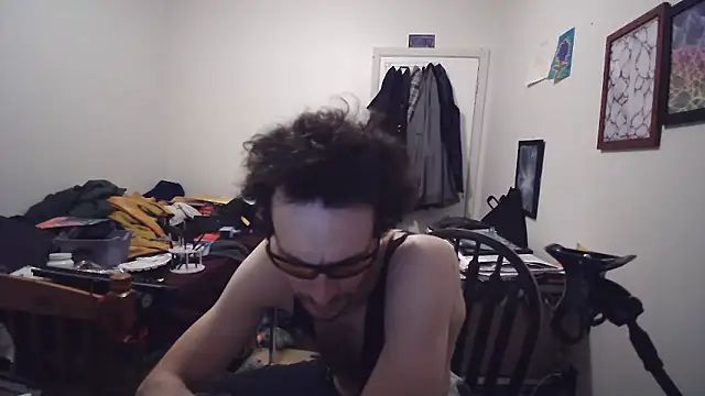 JohnnyMoves webkamerás műsora