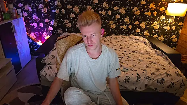 Вебкам-шоу Vuitton