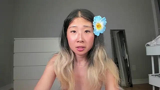 Jiwooe's Webcam Show