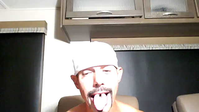 ThickD2C 在線直播表演