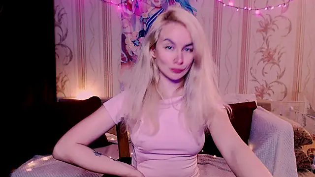 xxxcharismaaa webkamerás műsora
