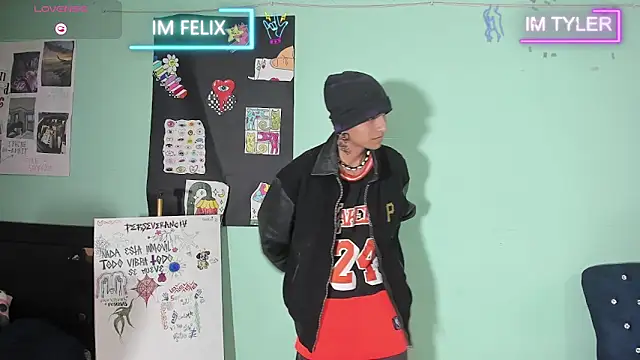 TYLERhHOT2005 Show Webcam