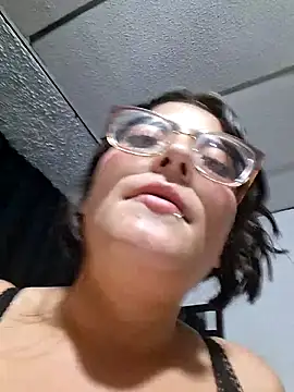 Backdoor_Newbie Live XXX Chat