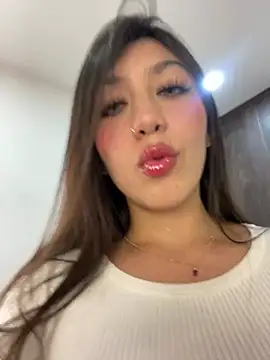 Chat +18 de MiaJones21 ao vivo