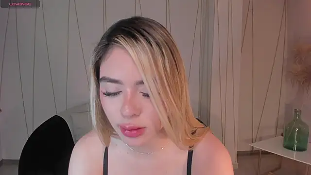 Chat XXX en directo de JuanitaClay