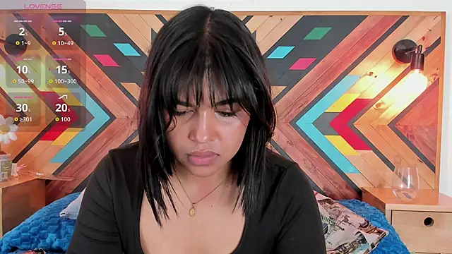 NaiirobiSwan's Live XXX Chat