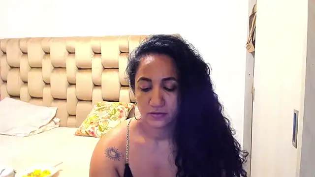 alaskmiller1 Adlı Modelin Canlı XXX Sohbeti