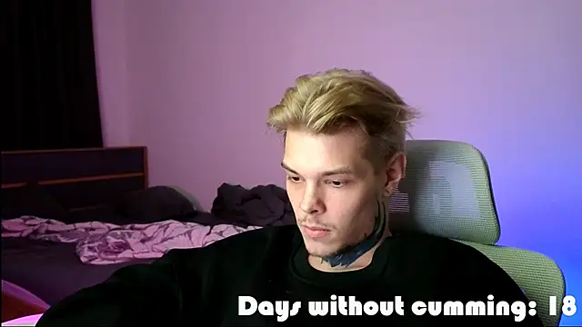Pokazy przed kamerką – DENIS_HERE