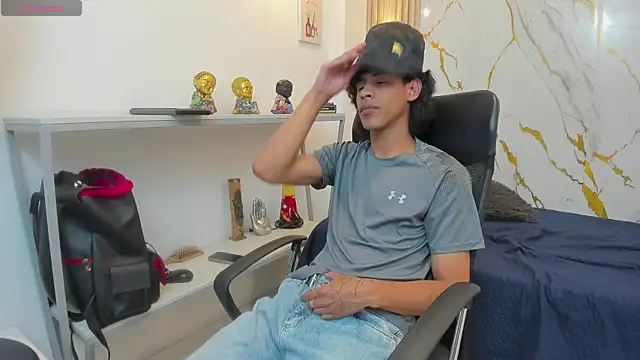 Chat +18 de Zayn_Fox32 ao vivo