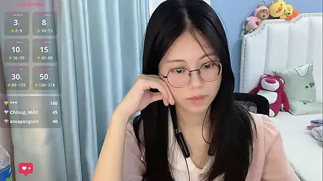 Luna-666 在線直播表演
