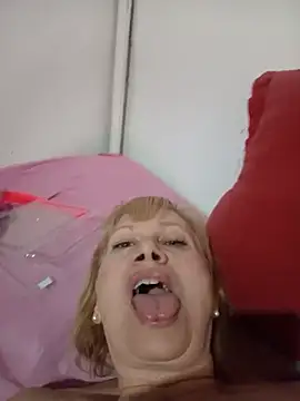Show modela SexyMilf1211 na web-kameri