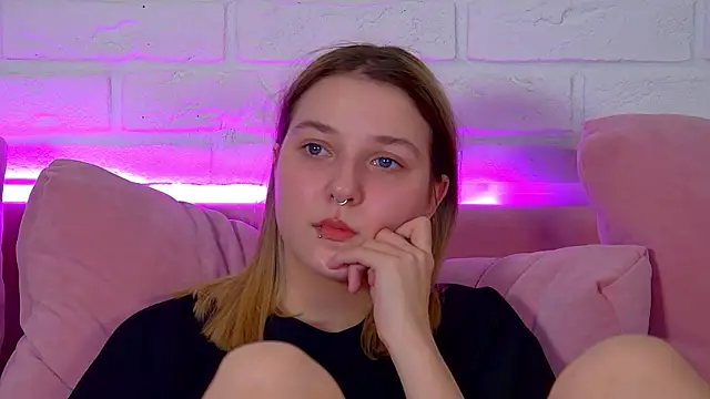 TinnaBurton élő XXX-chatje