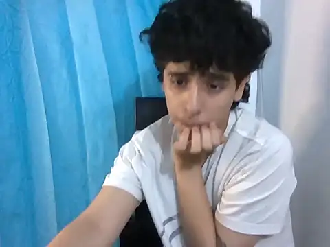 LatinHeatX22 Live XXX-Chat