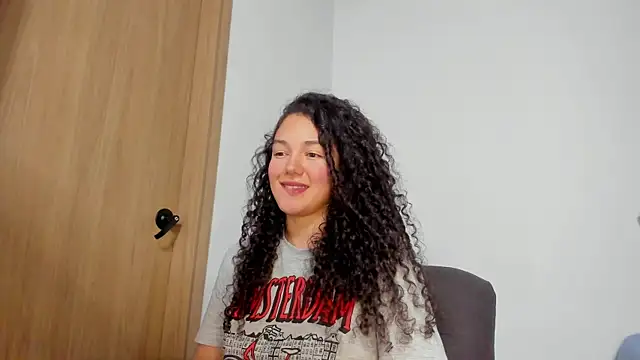 MiaRouseex: онлайн-секс-чат