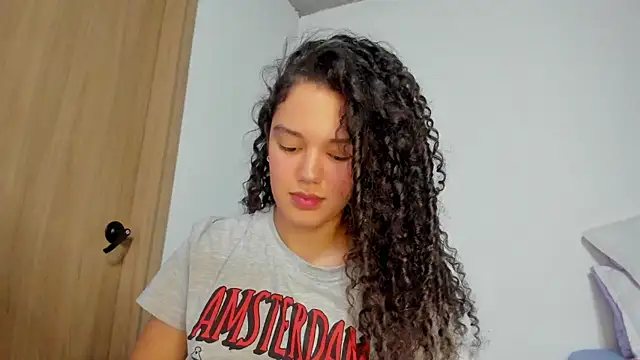 Chat XXX en directo de MiaRouseex