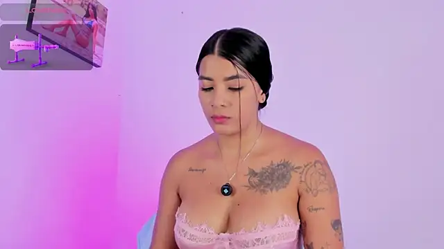 SelenaStonneのライブXXXチャット
