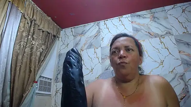 Chatroom XXX en direct de alina_maturehot
