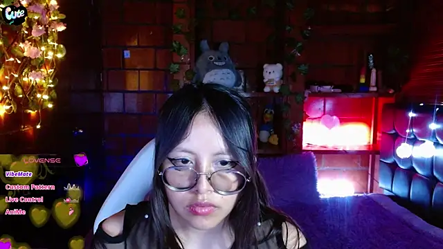 MidoriQuiinn's Live XXX Chat