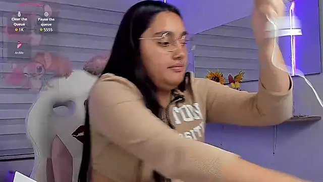 دردشة Caroline_rodriguez9 الجنسية المباشرة