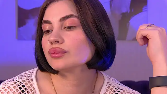 Онлайн чат XXX AdrianaToress
