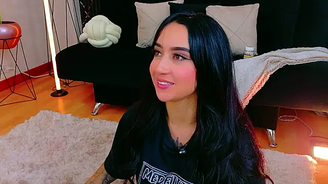 EmmyEvans1's Live XXX Chat