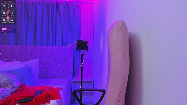 Nayla-Mouna's Webcam Show