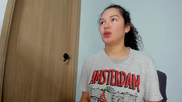 MiaRouseex – Naživo XXX chat