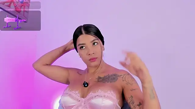 SelenaStonne – Naživo XXX chat