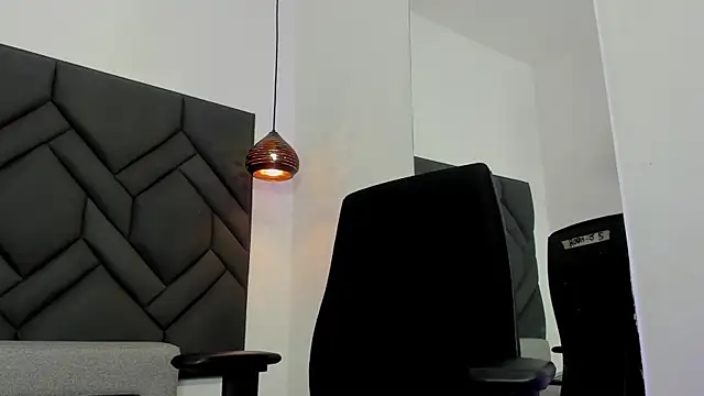 Hisoka_011 Webcam Show