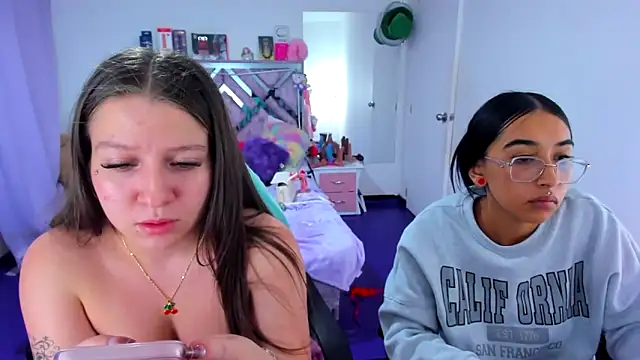 Luna_Analya élő XXX-chatje