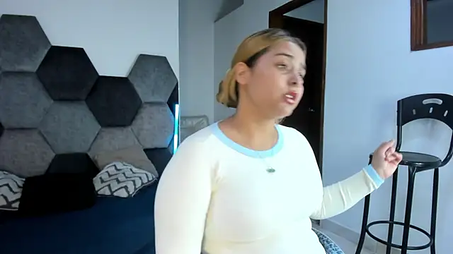 MikaelaStone Obrolan Langsung XXX