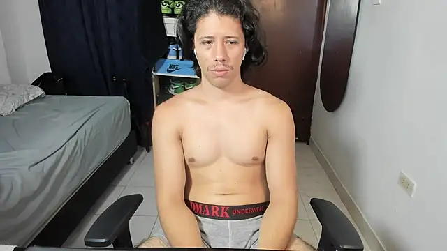 itstonnyX Chat XXX live