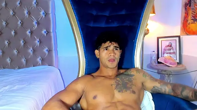 Show de antonio__444 na webcam