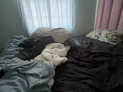 MissLola27 Show Webcam