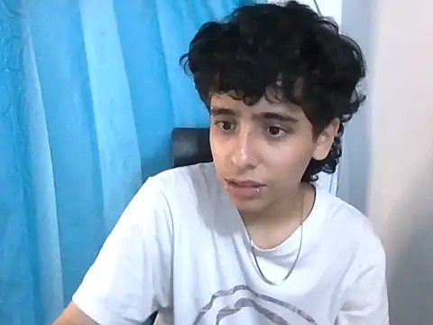 LatinHeatX22 Live XXX-Chat