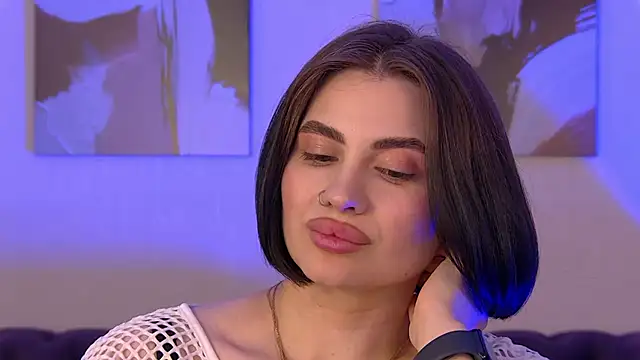 Chat +18 de AdrianaToress ao vivo