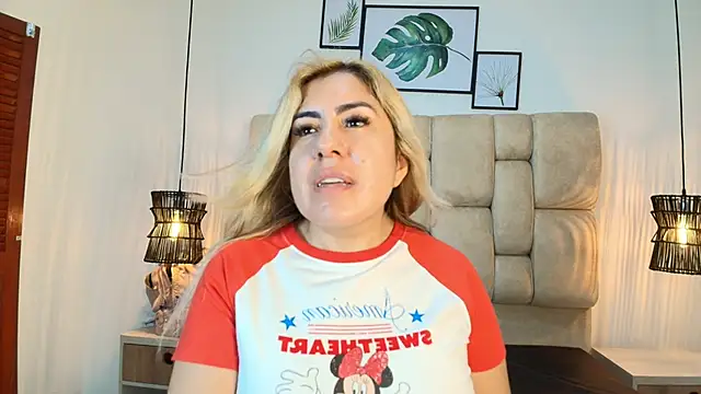 Živý XXX chat AdharaSmithh