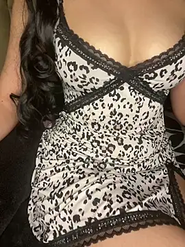 ROUUH Adlı Modelin Canlı XXX Sohbeti