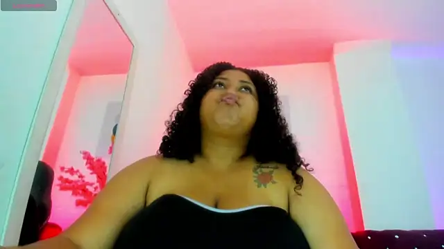 Chatroom XXX en direct de Ayliinn_