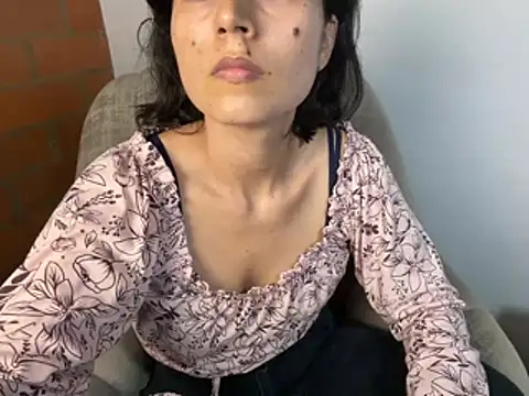 kanela3434 Adlı Modelin Canlı XXX Sohbeti