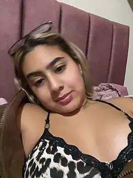 Miabonnett_ Adlı Modelin Canlı XXX Sohbeti